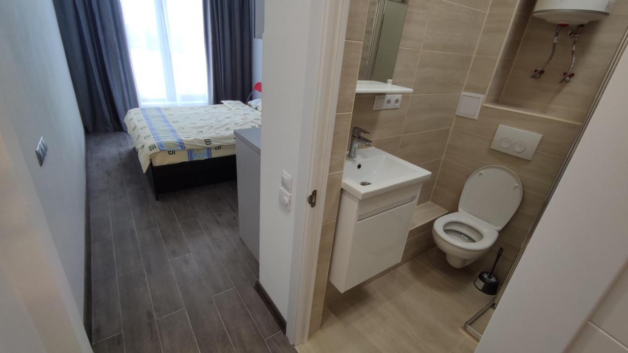 Rybalsky Studio Apartment Dnipro View Kiev Esterno foto