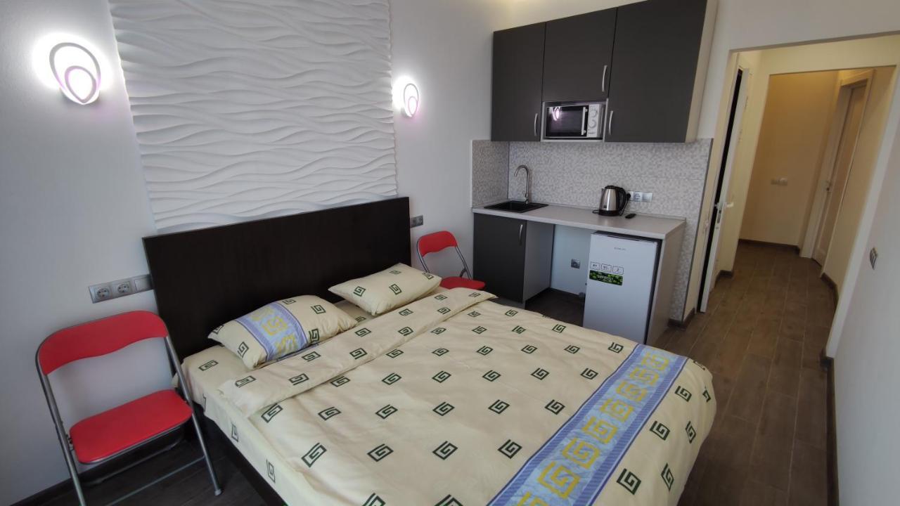 Rybalsky Studio Apartment Dnipro View Kiev Esterno foto